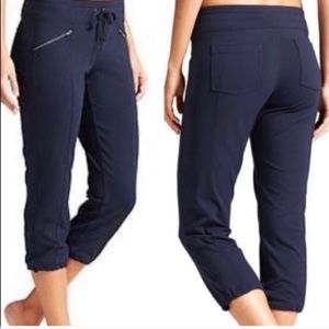 Athleta Metro Slouch Capri - Size Medium